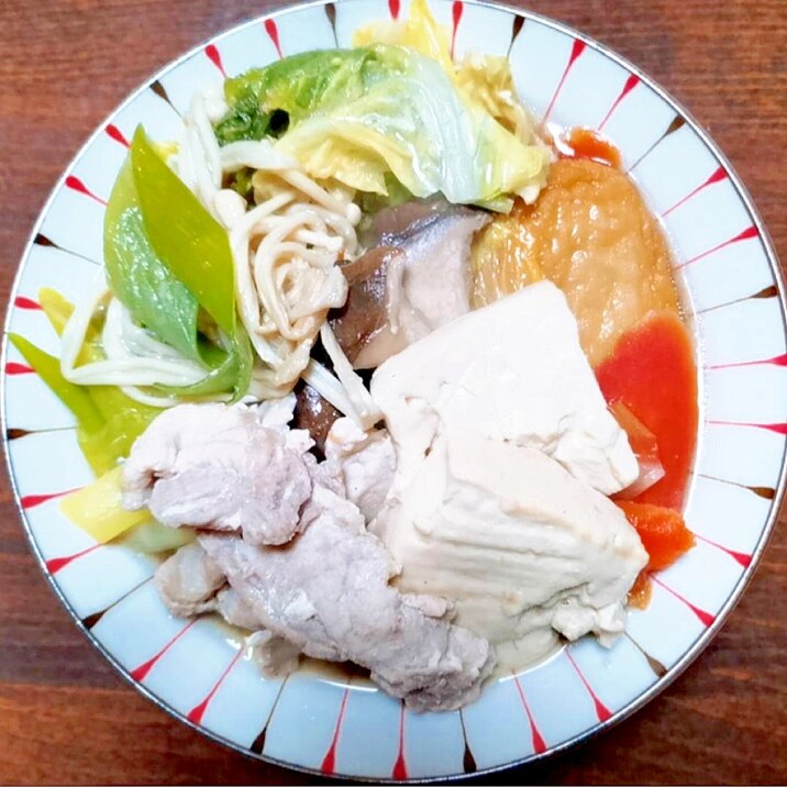 豆腐とさつま揚げと豚肉の寄せ鍋